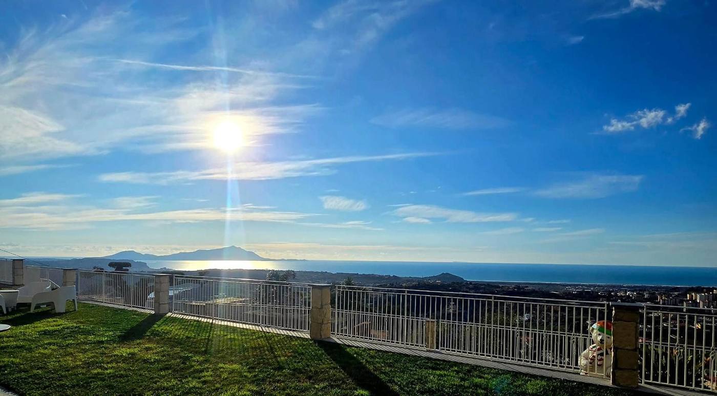 Panorama diurno sul Golfo
